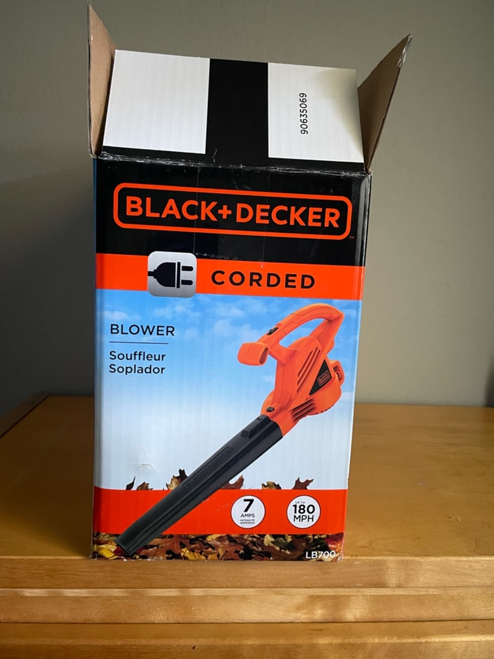 Black & Decker Orange and Black Corded Handheld Leaf Blower - Picture 4 of 7